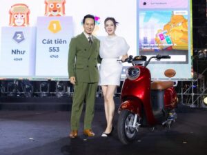 Xe điện AIE Smile - Giải đặc biệt trong showcase phim Lật Mặt 7
