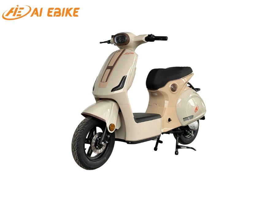 AIE LUMI 946 cho phép kết nối với smartphone để theo dõi vị trí xe nhờ GPS