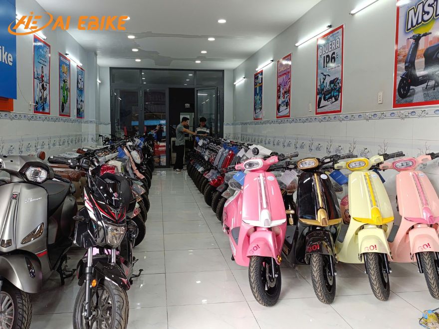 AI EBIKE cửa hàng bán xe đạp điện màu vàng chính hãng, giá tốt