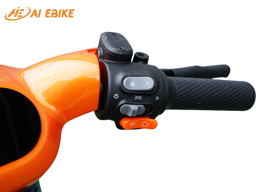 Phan bị kẹt khiến xe chạy chậm