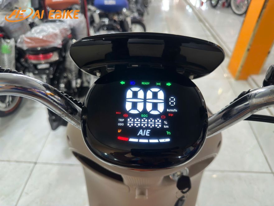 Pin yếu khiến xe đạp điện chạy chậm